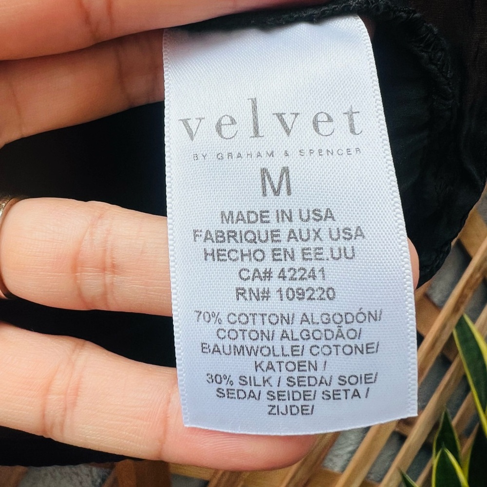 Velvet by Graham & Spencer black top - Picture 7 of 9